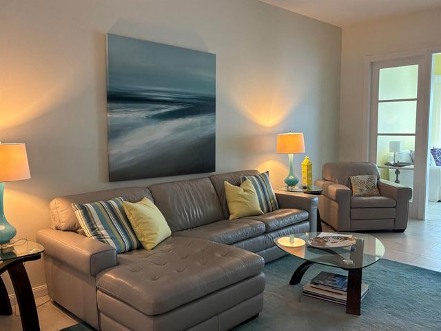 29 Harbour Isle W 102, Fort Pierce, FL 34949