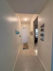 29 Harbour Isle W 102, Fort Pierce, FL 34949