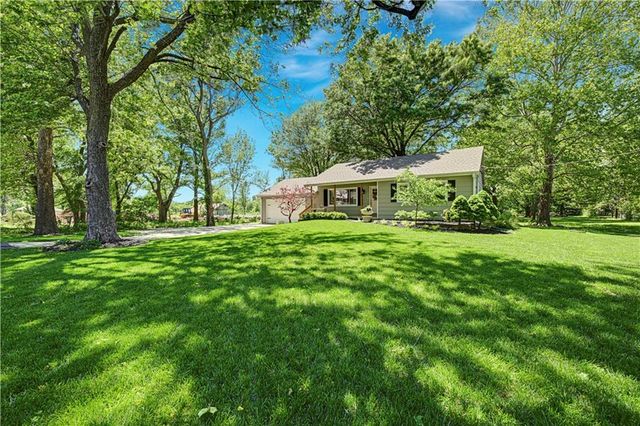 19734 Foster Street, Stilwell, KS 66085