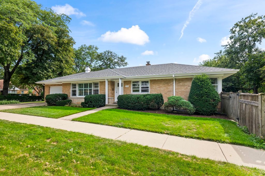 320 N Main Street, Mount Prospect, IL 60056 — exterior