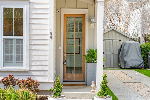 137 Bratton Circle, Mount Pleasant, SC 29464