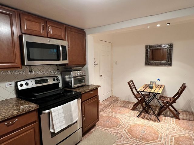 6725 N Miami Ave, Miami, FL 33150