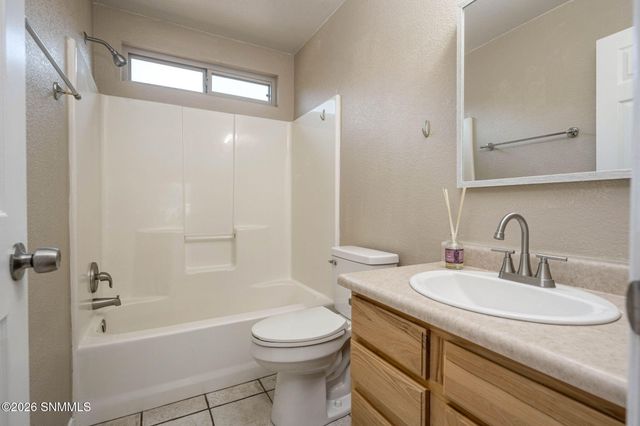 3733 Stoneway Road, Las Cruces, NM 88012