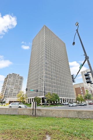 6700 S SOUTH SHORE Drive 24E, Chicago, IL 60649