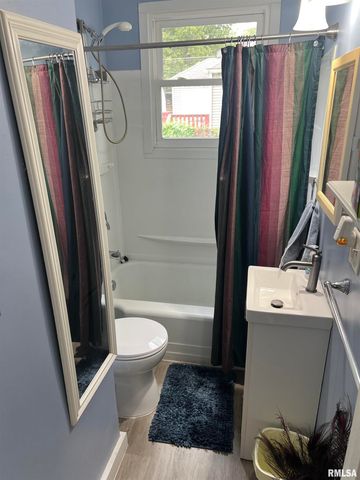 1401 S 6TH Street, Pekin, IL 61554