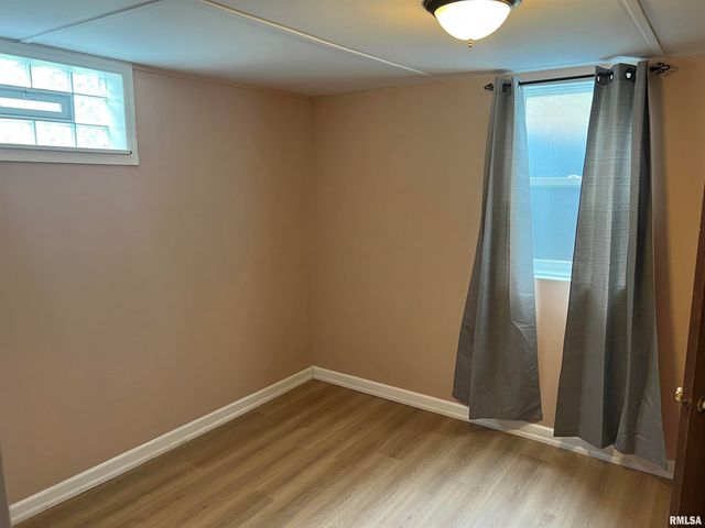 1401 S 6TH Street, Pekin, IL 61554