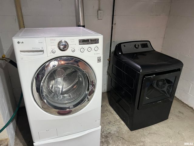 1401 S 6TH Street, Pekin, IL 61554