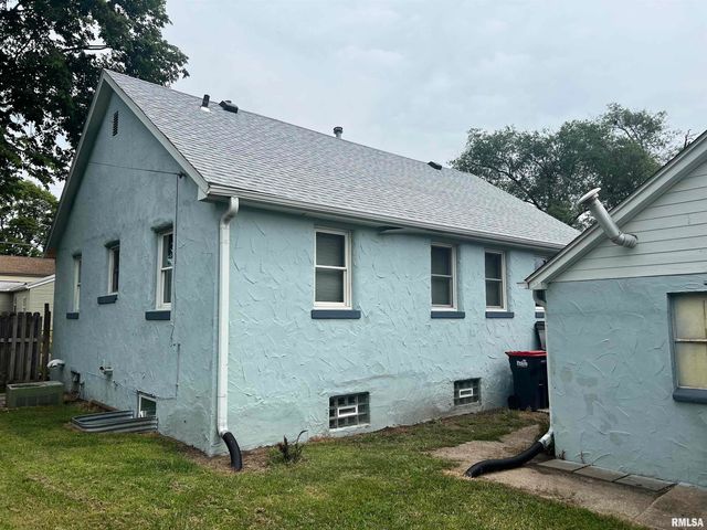 1401 S 6TH Street, Pekin, IL 61554