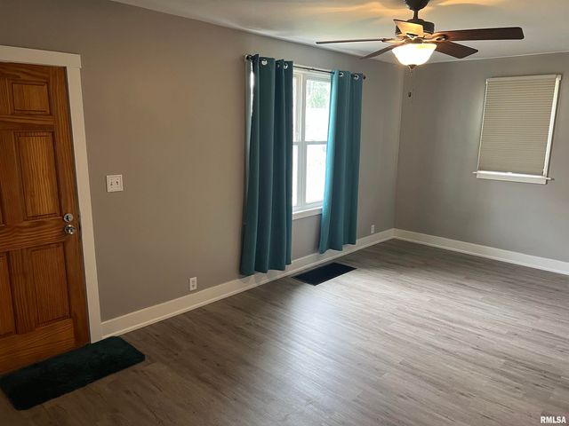 1401 S 6TH Street, Pekin, IL 61554