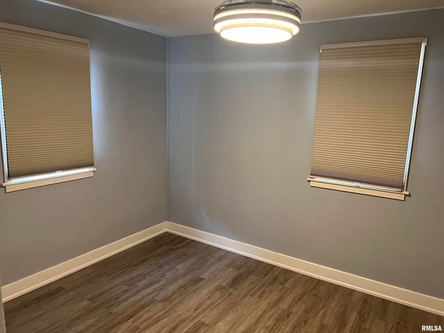 1401 S 6TH Street, Pekin, IL 61554