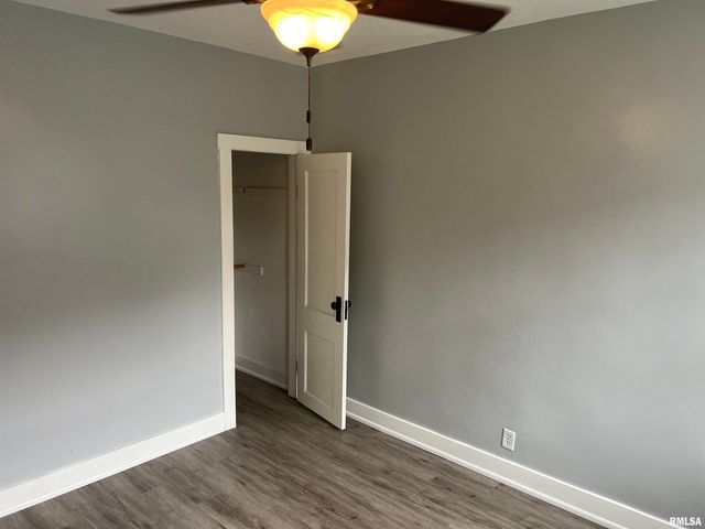 1401 S 6TH Street, Pekin, IL 61554