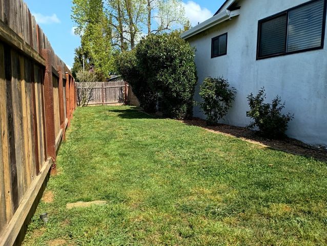 8401 Grinnel Way, Sacramento, CA 95826