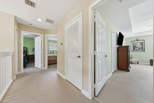 8212 Calterra Drive, Palm Beach Gardens, FL 33418