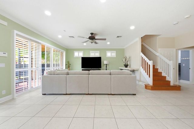 8212 Calterra Drive, Palm Beach Gardens, FL 33418