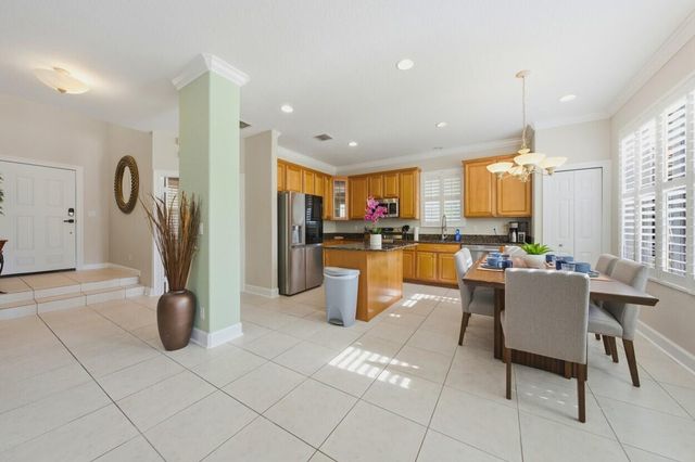 8212 Calterra Drive, Palm Beach Gardens, FL 33418