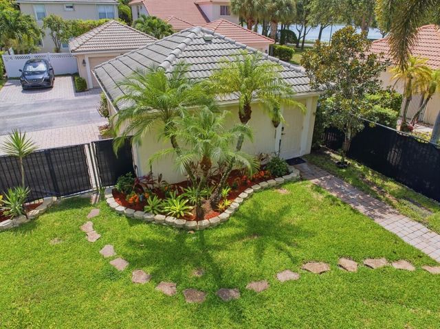 8212 Calterra Drive, Palm Beach Gardens, FL 33418