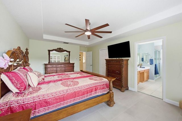 8212 Calterra Drive, Palm Beach Gardens, FL 33418