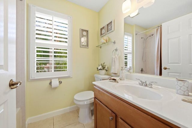 8212 Calterra Drive, Palm Beach Gardens, FL 33418