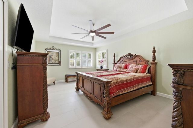 8212 Calterra Drive, Palm Beach Gardens, FL 33418