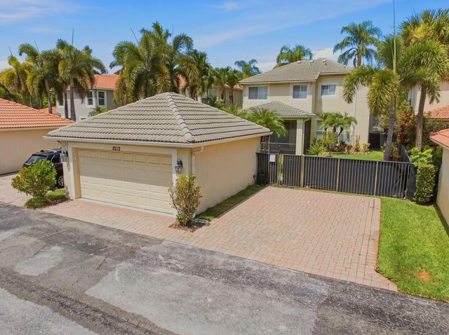 8212 Calterra Drive, Palm Beach Gardens, FL 33418