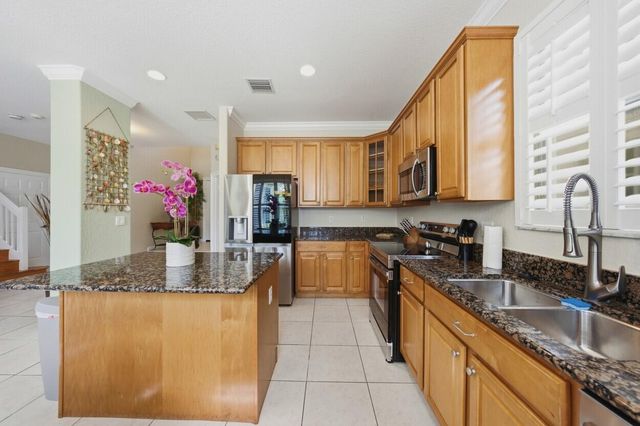 8212 Calterra Drive, Palm Beach Gardens, FL 33418