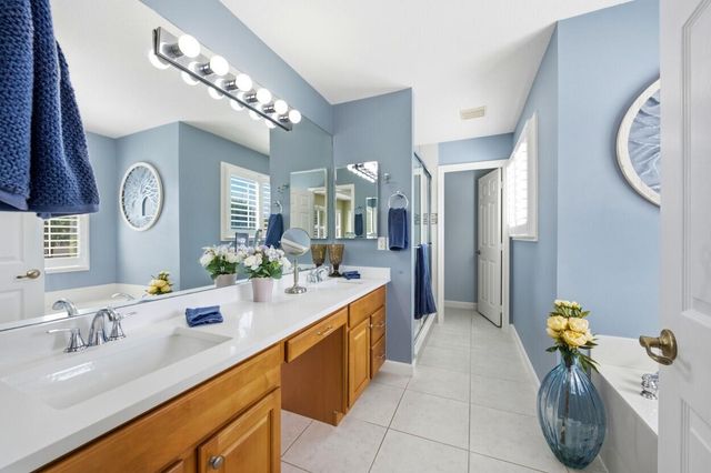 8212 Calterra Drive, Palm Beach Gardens, FL 33418