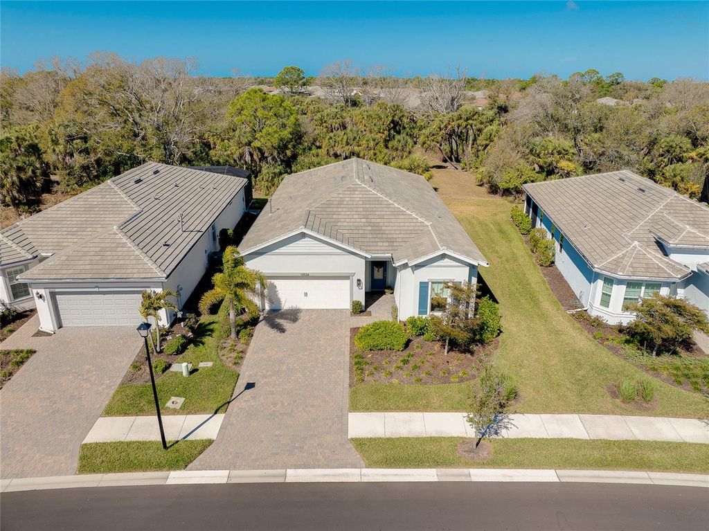 Image 2 of property listing at 10036 BEACHWALK DRIVE, Englewood, FL 34223