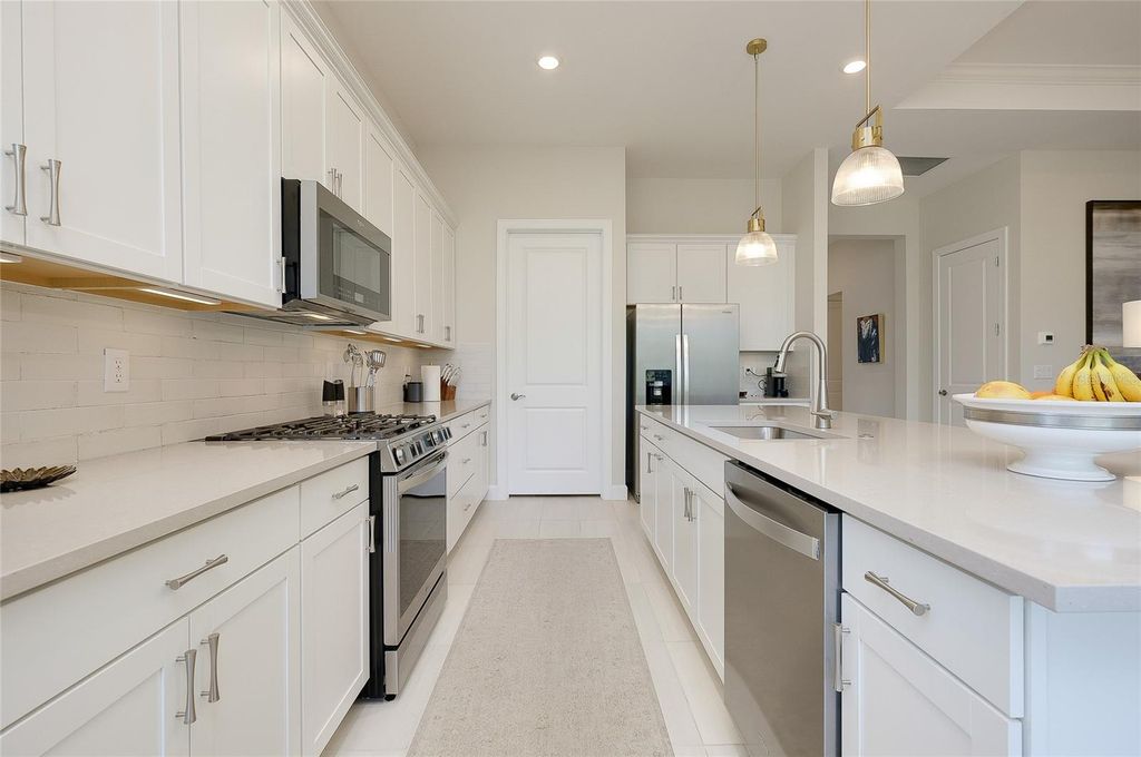 Image 25 of property listing at 10036 BEACHWALK DRIVE, Englewood, FL 34223