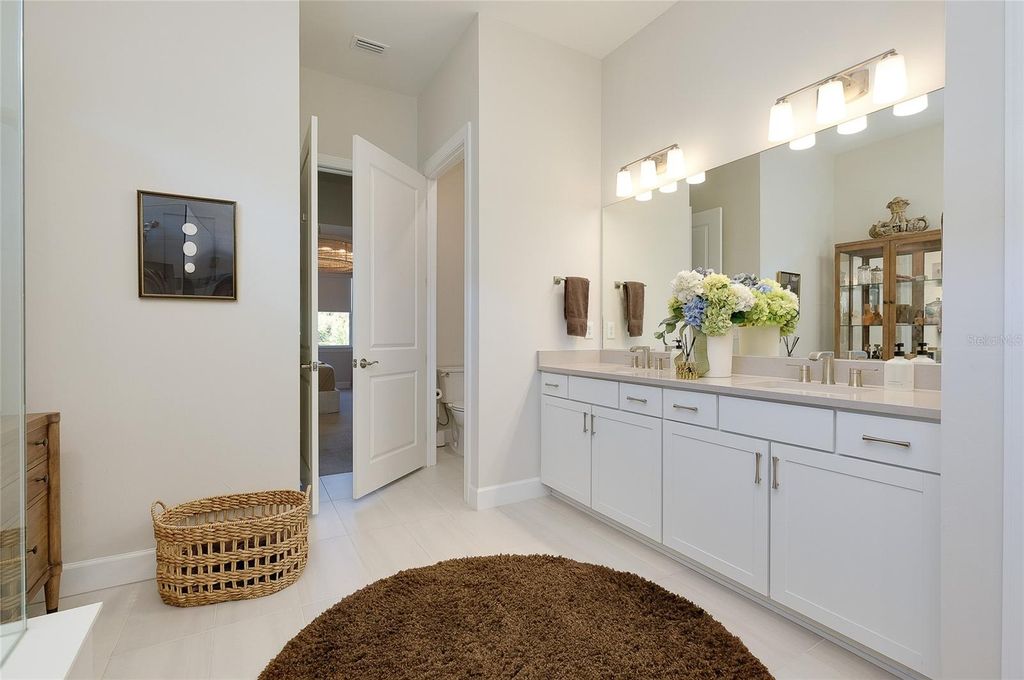 Image 43 of property listing at 10036 BEACHWALK DRIVE, Englewood, FL 34223