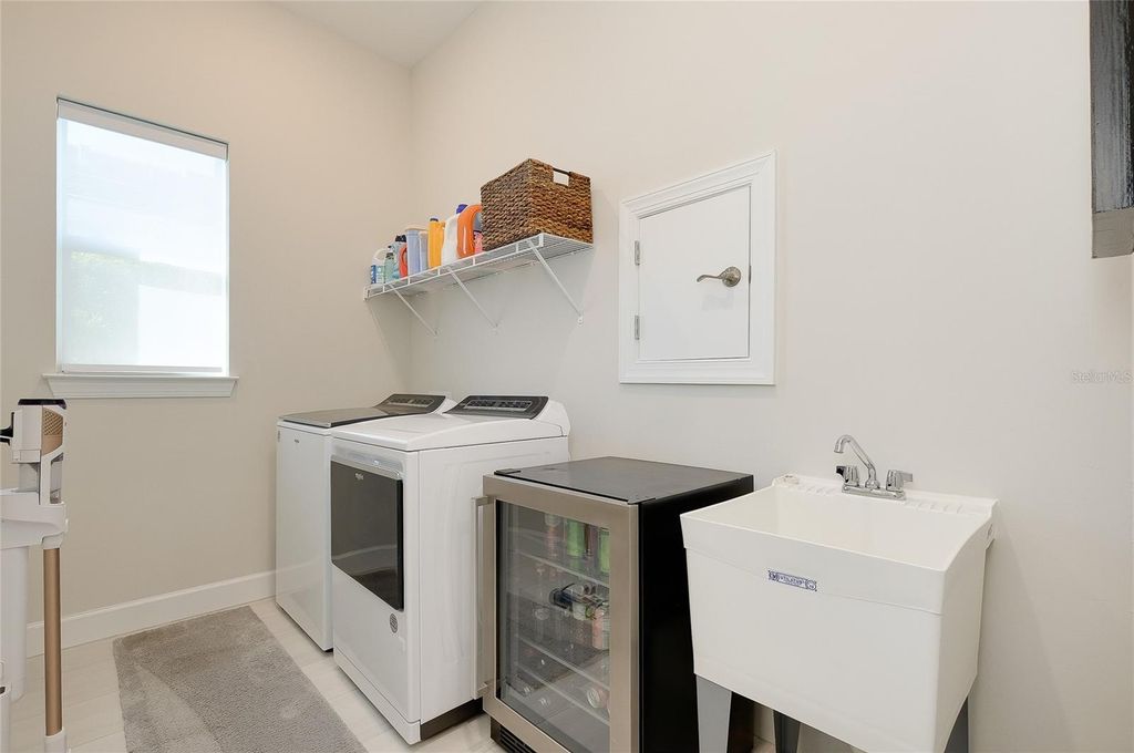 Image 48 of property listing at 10036 BEACHWALK DRIVE, Englewood, FL 34223