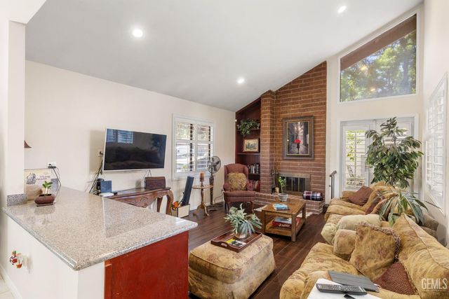 6900 Seapines Drive 3, Bakersfield, CA 93309