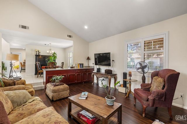 6900 Seapines Drive 3, Bakersfield, CA 93309