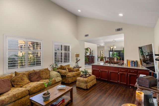 6900 Seapines Drive 3, Bakersfield, CA 93309