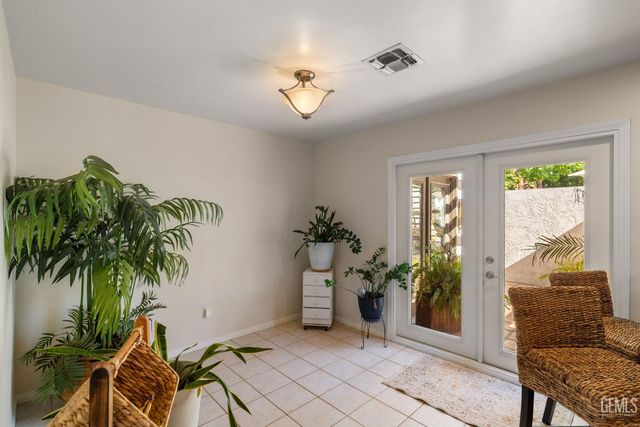 6900 Seapines Drive 3, Bakersfield, CA 93309