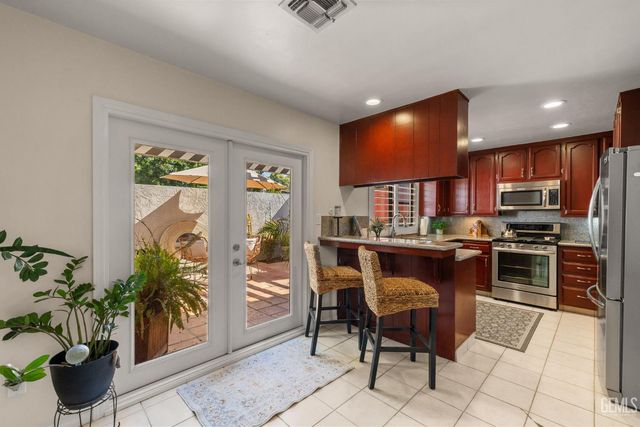 6900 Seapines Drive 3, Bakersfield, CA 93309