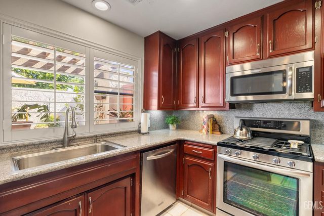 6900 Seapines Drive 3, Bakersfield, CA 93309