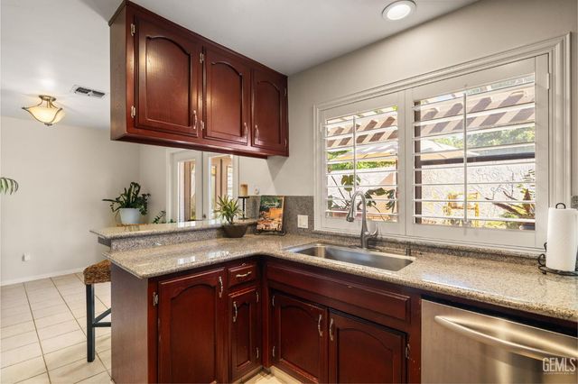 6900 Seapines Drive 3, Bakersfield, CA 93309