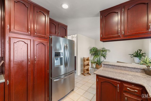 6900 Seapines Drive 3, Bakersfield, CA 93309