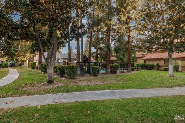 6900 Seapines Drive 3, Bakersfield, CA 93309