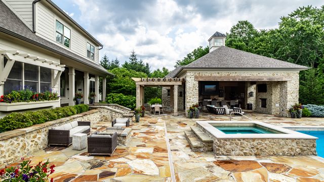 9681 Pleasant View Lane, Zionsville, IN 46077