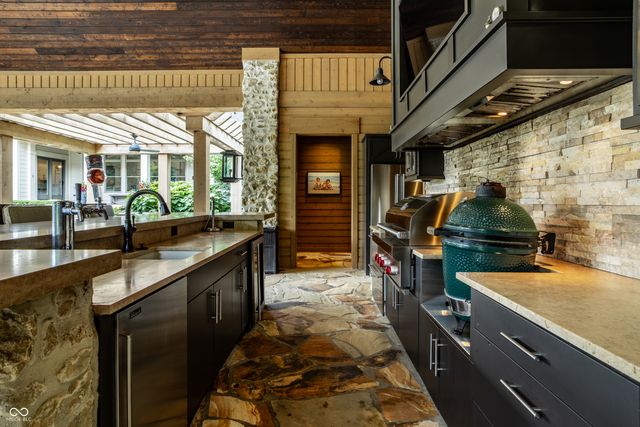 9681 Pleasant View Lane, Zionsville, IN 46077