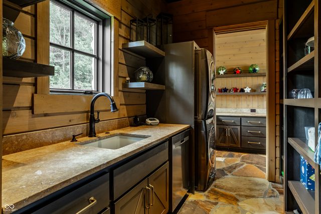 9681 Pleasant View Lane, Zionsville, IN 46077