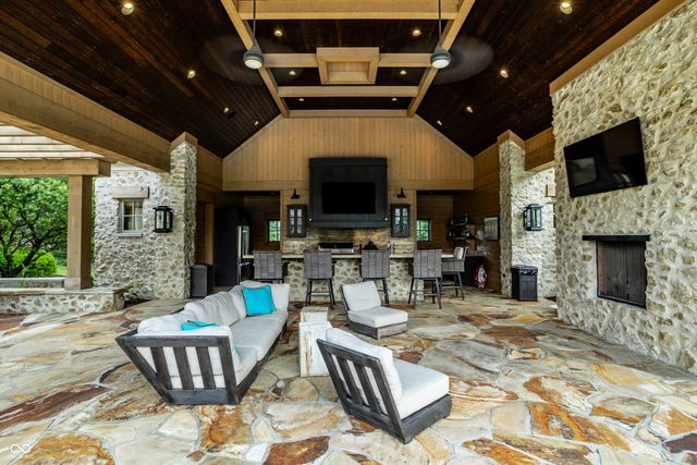 9681 Pleasant View Lane, Zionsville, IN 46077