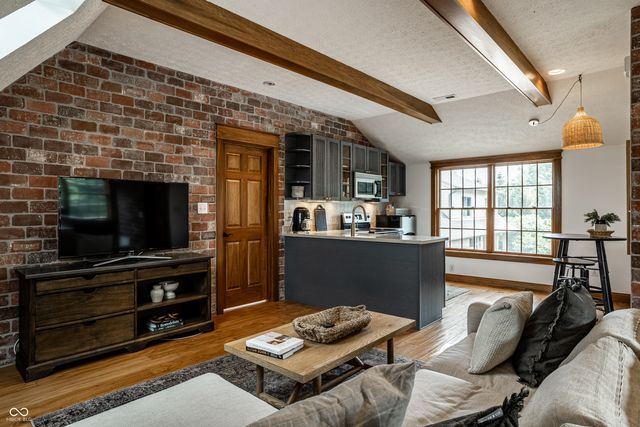 9681 Pleasant View Lane, Zionsville, IN 46077