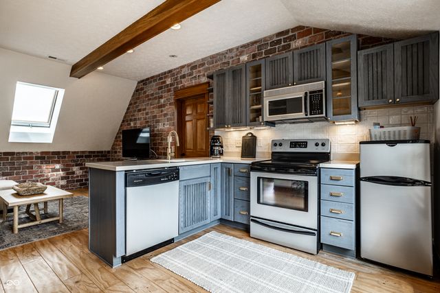 9681 Pleasant View Lane, Zionsville, IN 46077