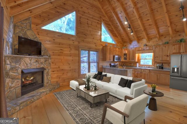 112 Seneca Drive, Ellijay, GA 30540