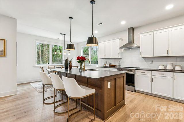 2412 Crestview Drive, Charlotte, NC 28216