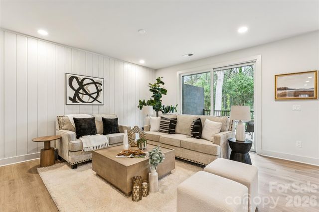 2412 Crestview Drive, Charlotte, NC 28216