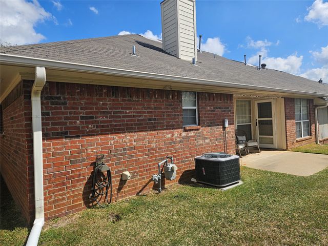 5401 Hollytree Drive 2104, Tyler, TX 75703