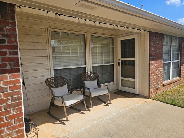 5401 Hollytree Drive 2104, Tyler, TX 75703